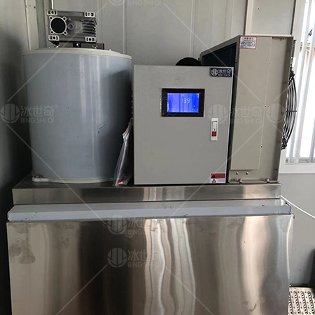 500公斤片冰机触屏款交付绍兴某酒店