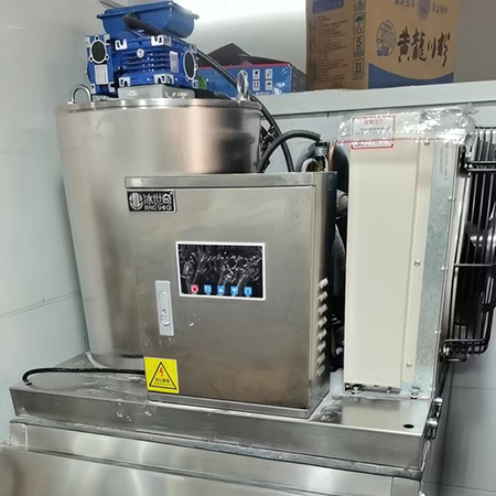 200公斤片冰机交付浙江舟山某水产超市使