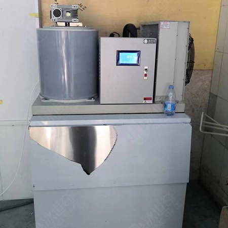 500公斤片冰机交付上海某水产店