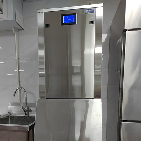 200公斤纯雪花制冰机交付福建福州某海鲜店