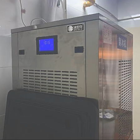 300公斤雪花制冰机交付浙江某三文鱼刺身店